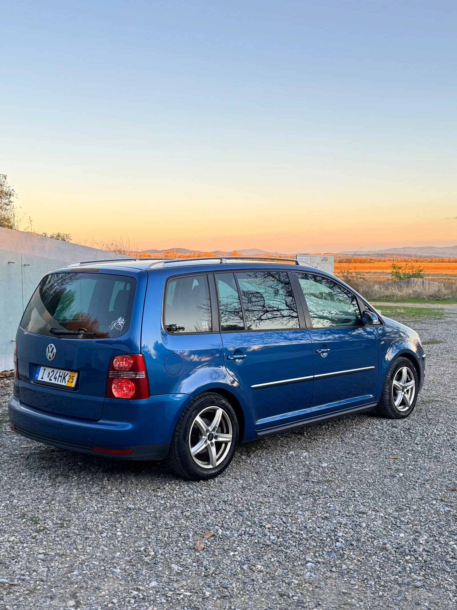 VW Touran 1.9 105к.с 2008 R-LINE - изображение 5