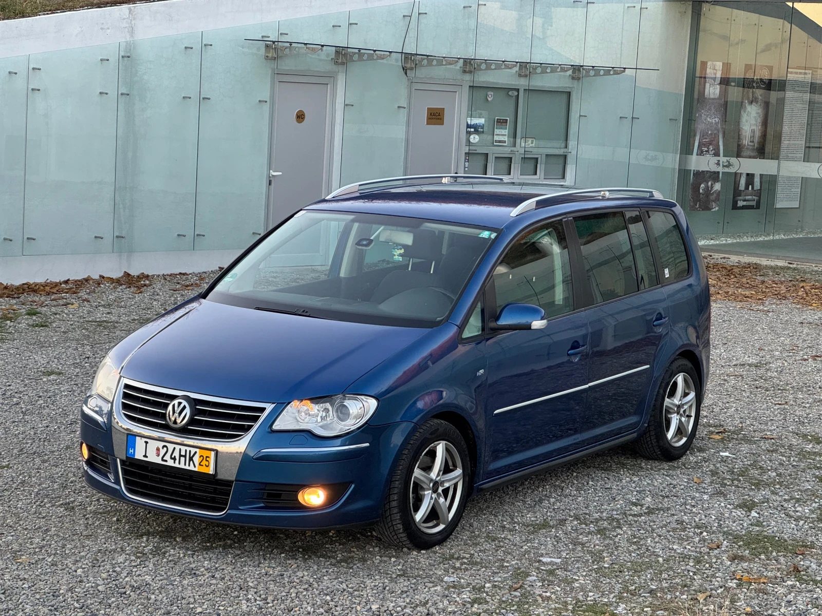 VW Touran 1.9 105к.с 2008 R-LINE - изображение 10