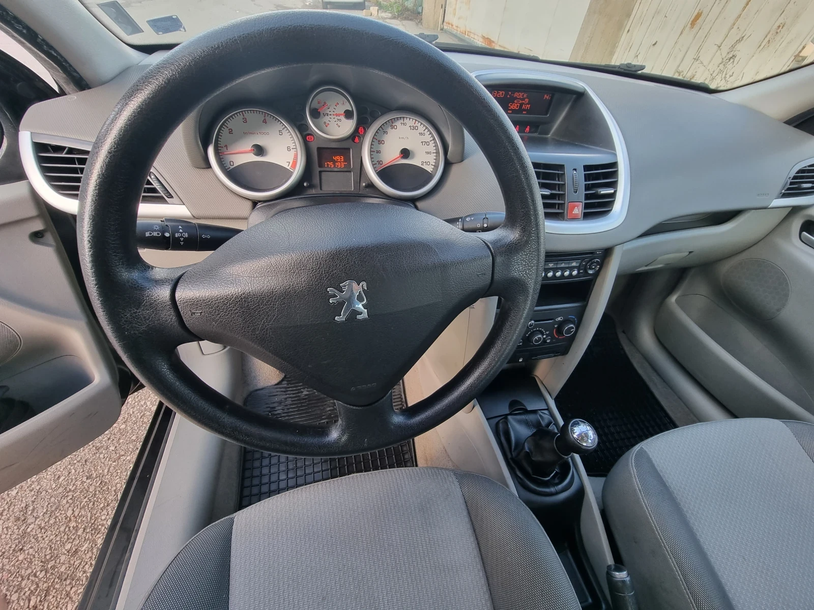Peugeot 207 1.4 VTI | Mobile.bg � ����������� 12
