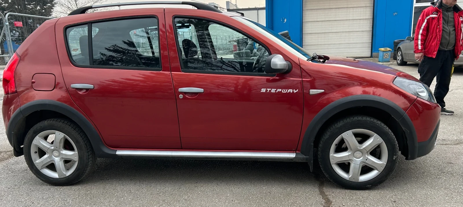 Dacia Sandero STEPWAY 1.6 ГАЗ - изображение 7