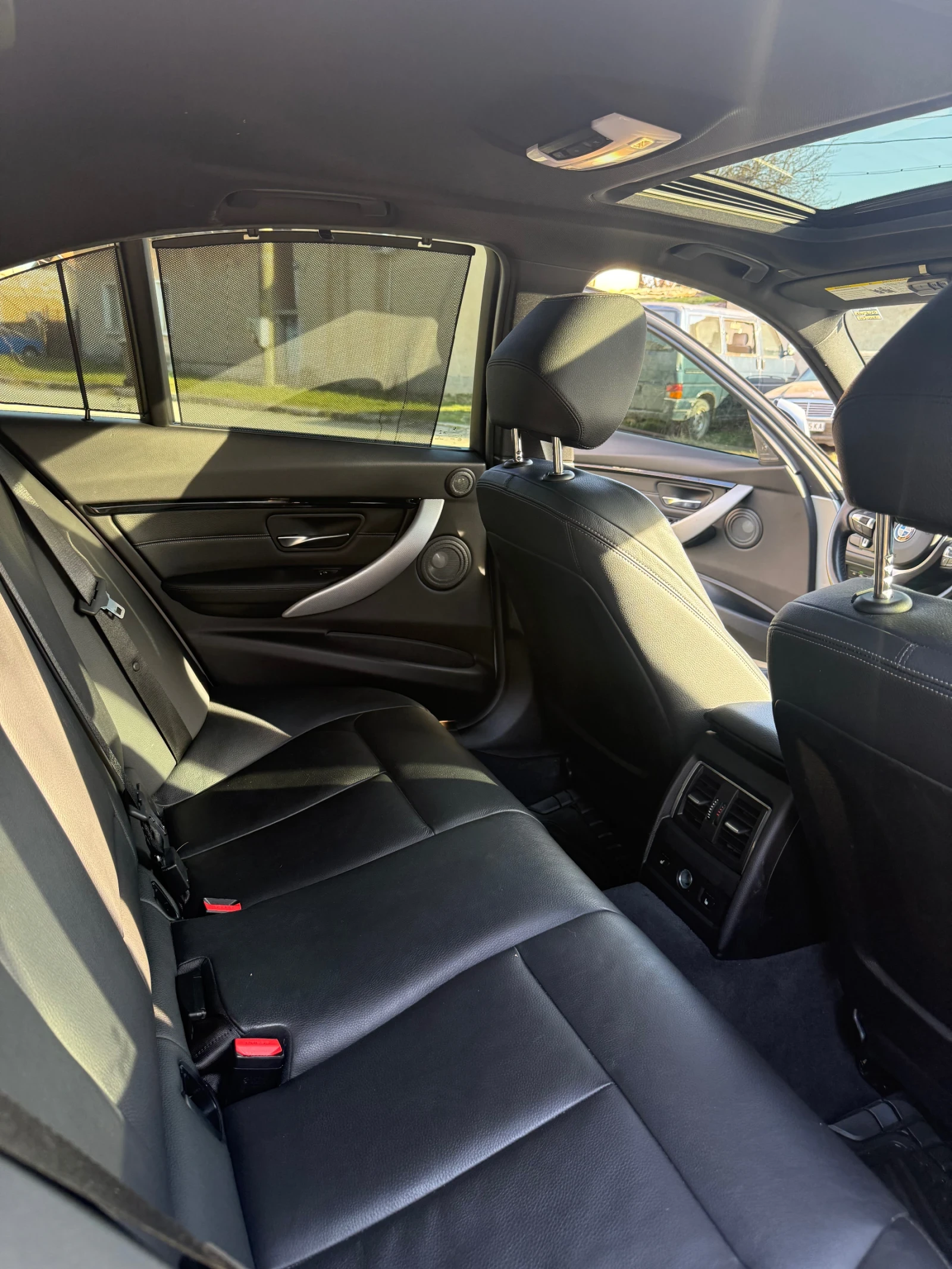 BMW 340 Топ състояние! 105к км, снимка 9 - Автомобили и джипове - 53829682