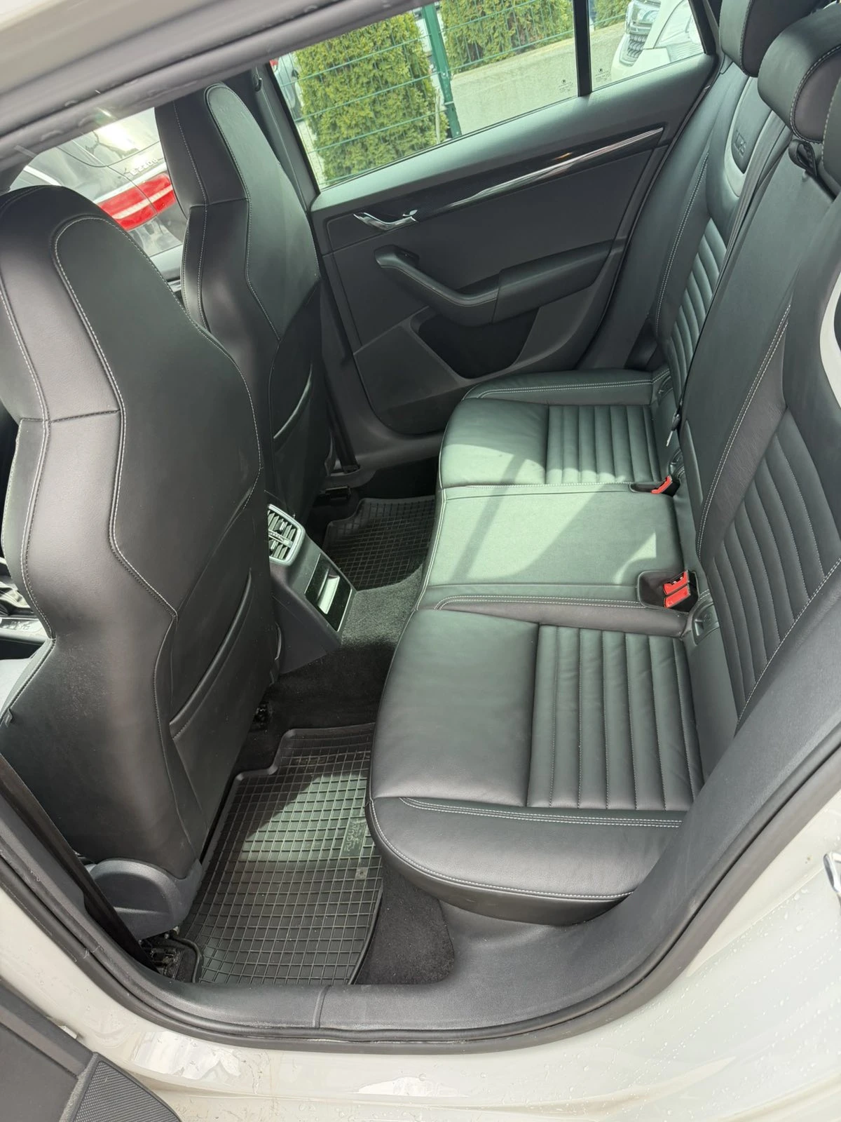 Skoda Octavia 2.0 turbo, снимка 14 - Автомобили и джипове - 53924845