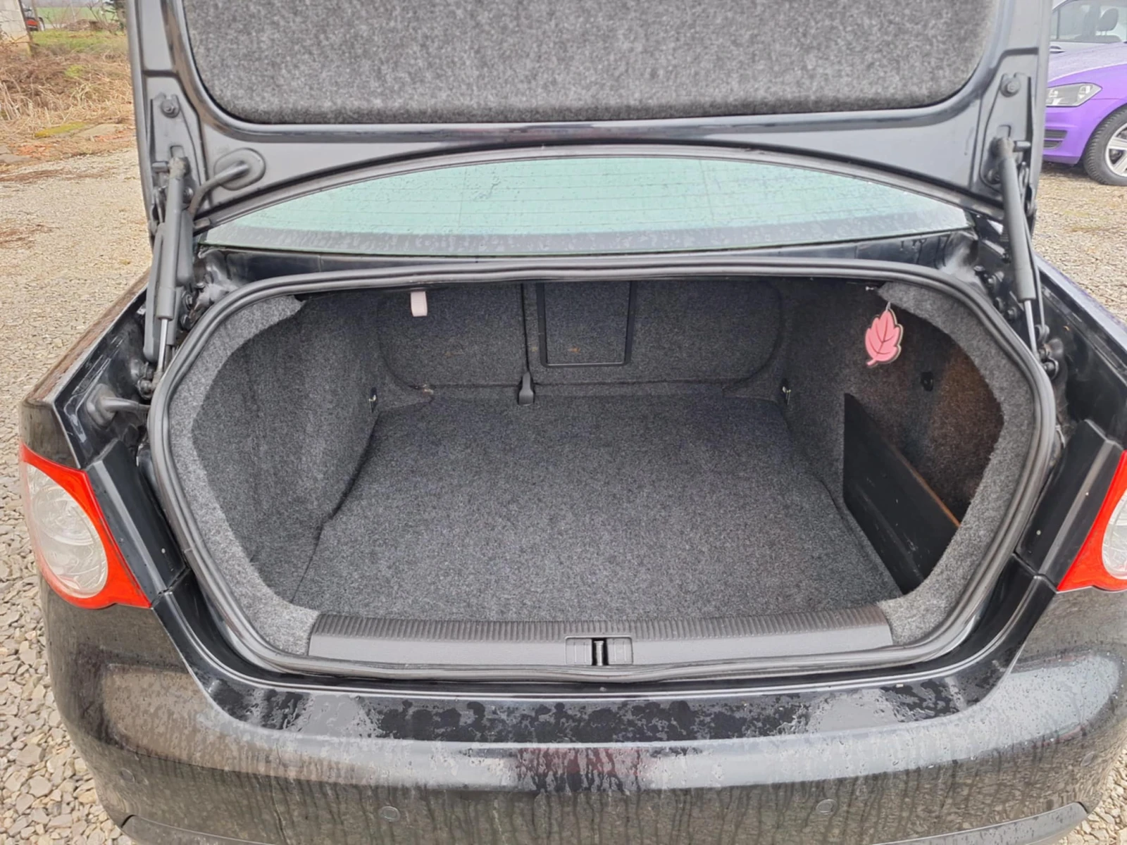 VW Jetta 2.0TDI 140+ + ks, снимка 12 - Автомобили и джипове - 53968784