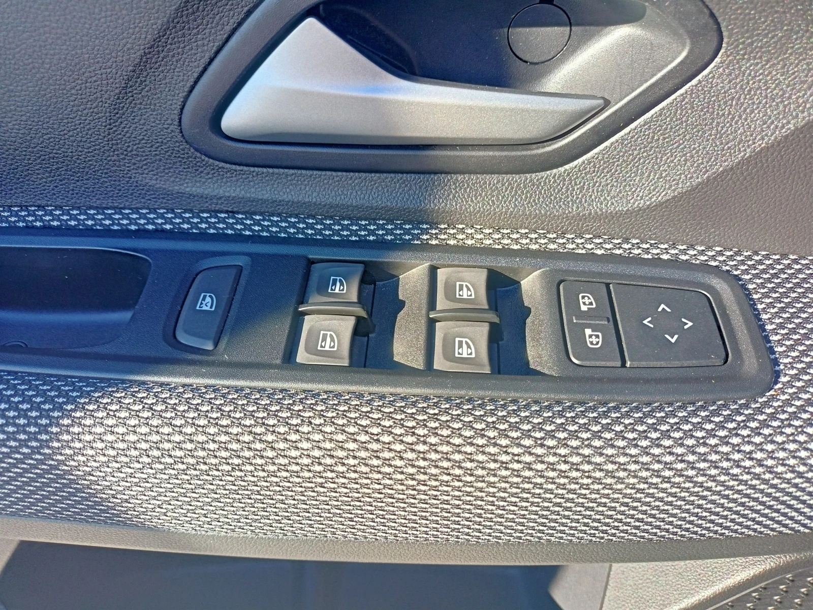 Dacia Jogger 999Евро за получаване, 1.0TCe EcoG 6+ 1 ГАЗ, снимка 10 - Автомобили и джипове - 53975552