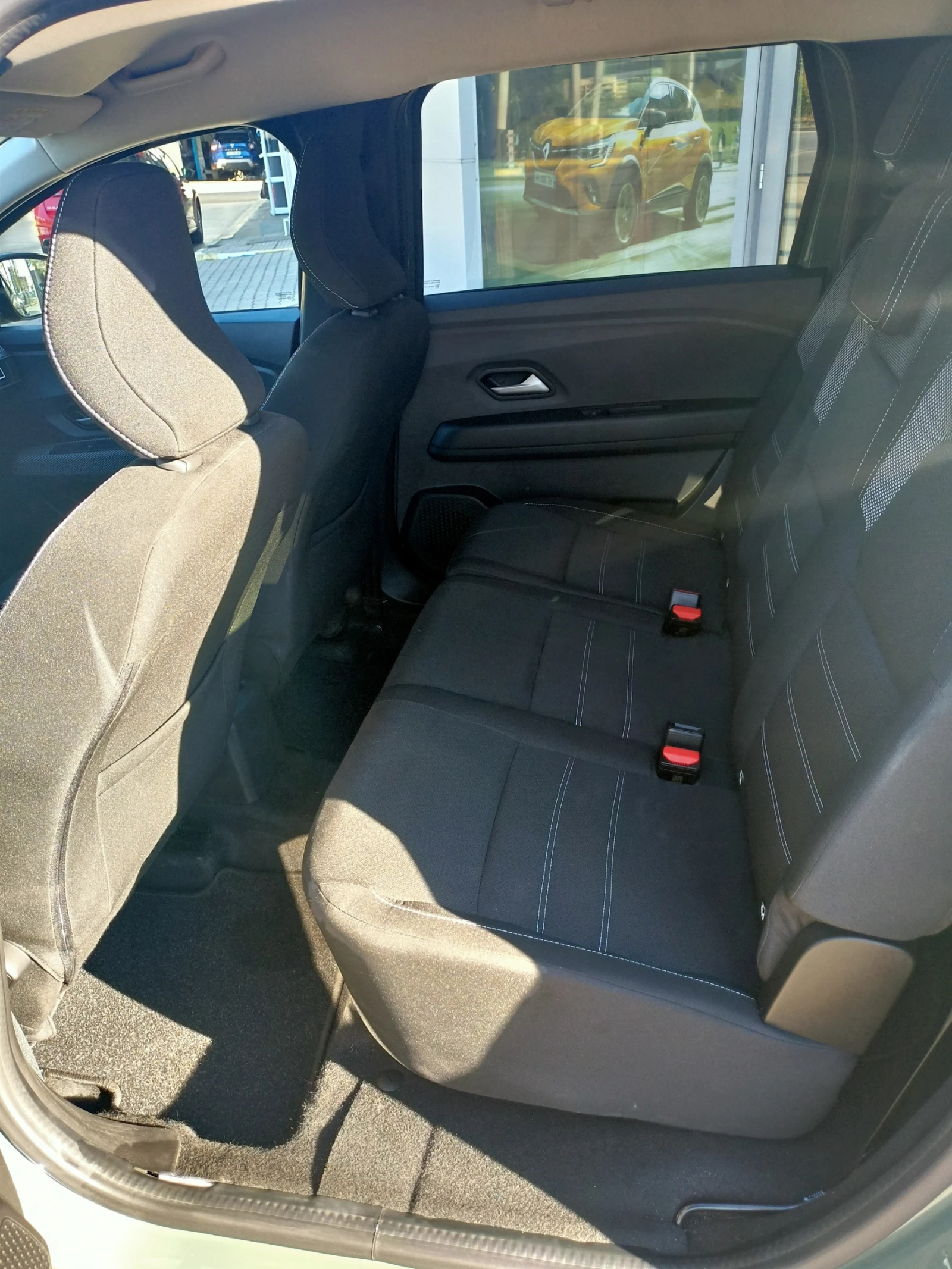 Dacia Jogger 999Евро за получаване, 1.0TCe EcoG 6+ 1 ГАЗ, снимка 11 - Автомобили и джипове - 53975552