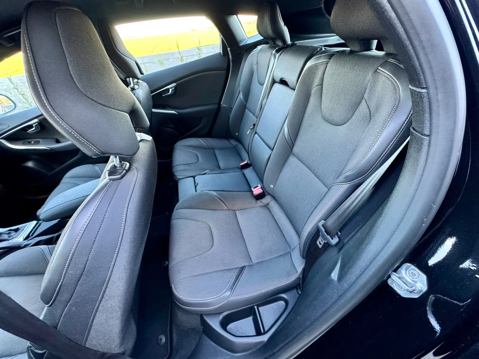 Volvo V40 Cross Country | Mobile.bg � ����������� 10