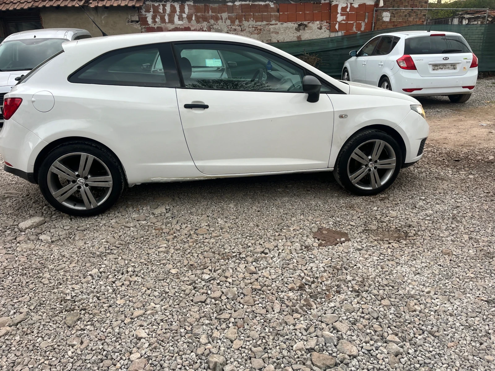 Seat Ibiza, снимка 5 - Автомобили и джипове - 54261094