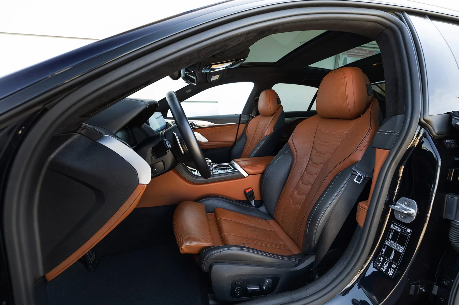 BMW 850 INDIVIDUAL / GRAN COUPE / X DRIVE / CARBON CORE, снимка 8 - Автомобили и джипове - 54372066