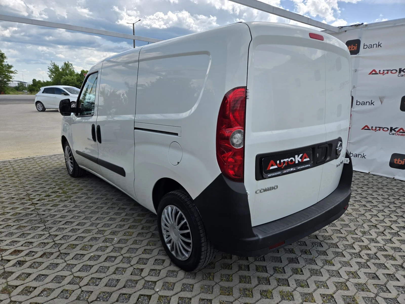Opel Combo 1.6CDTI-105кс= 6СКОРОСТИ= МАХI= КЛИМАТИК, снимка 5 - Автомобили и джипове - 54714320