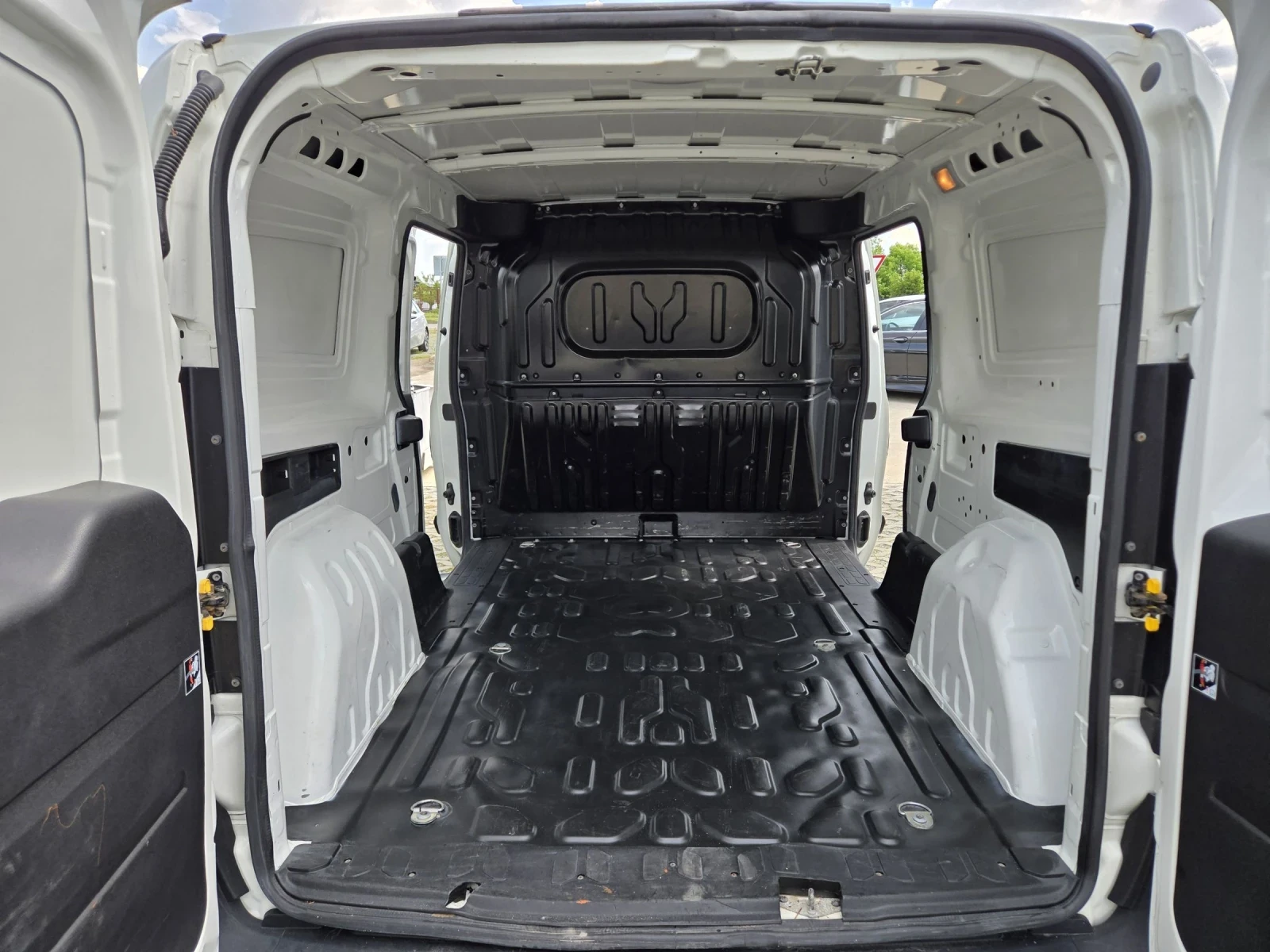 Opel Combo 1.6CDTI-105кс= 6СКОРОСТИ= МАХI= КЛИМАТИК, снимка 9 - Автомобили и джипове - 54714320