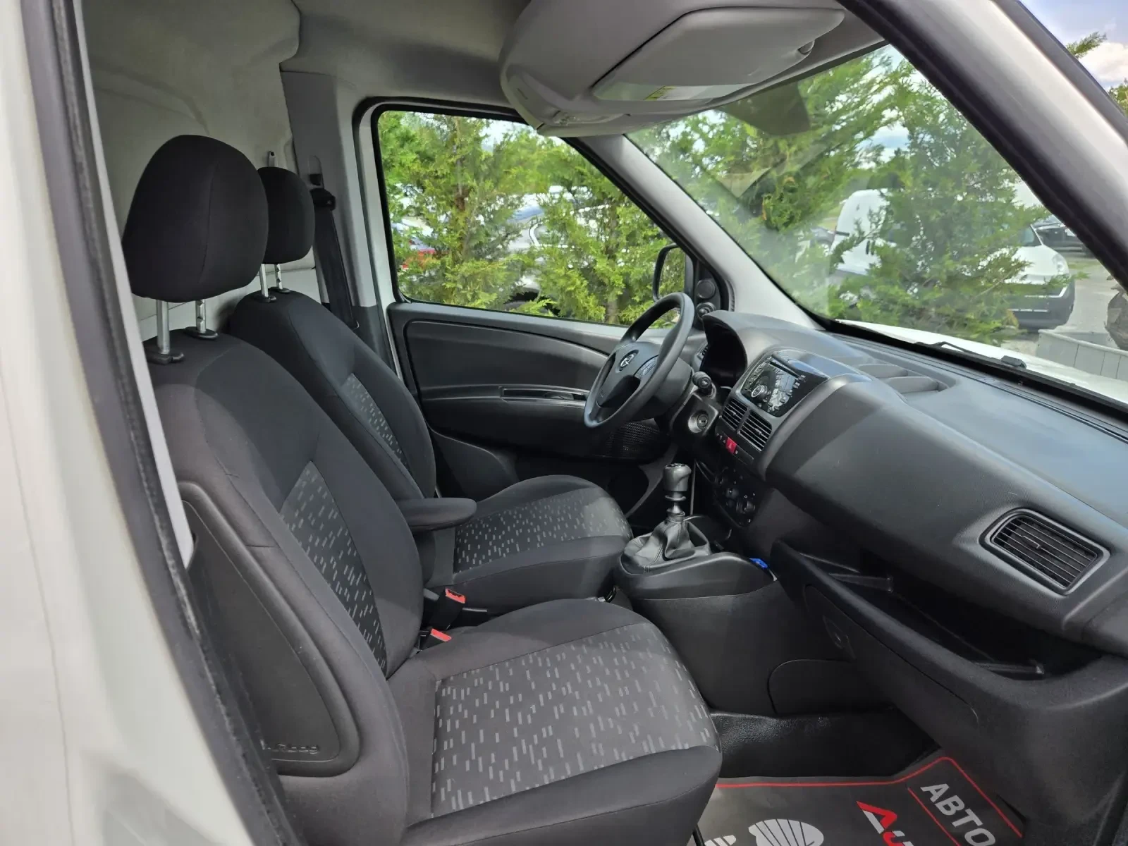 Opel Combo 1.6CDTI-105кс= 6СКОРОСТИ= МАХI= КЛИМАТИК, снимка 11 - Автомобили и джипове - 54714320