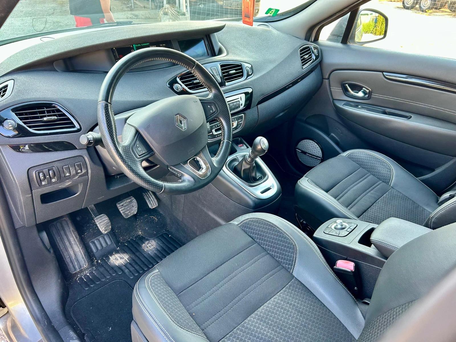 Renault Grand scenic 1.5dci-110-LED-BOSSE-7 места, снимка 13 - Автомобили и джипове - 54982564