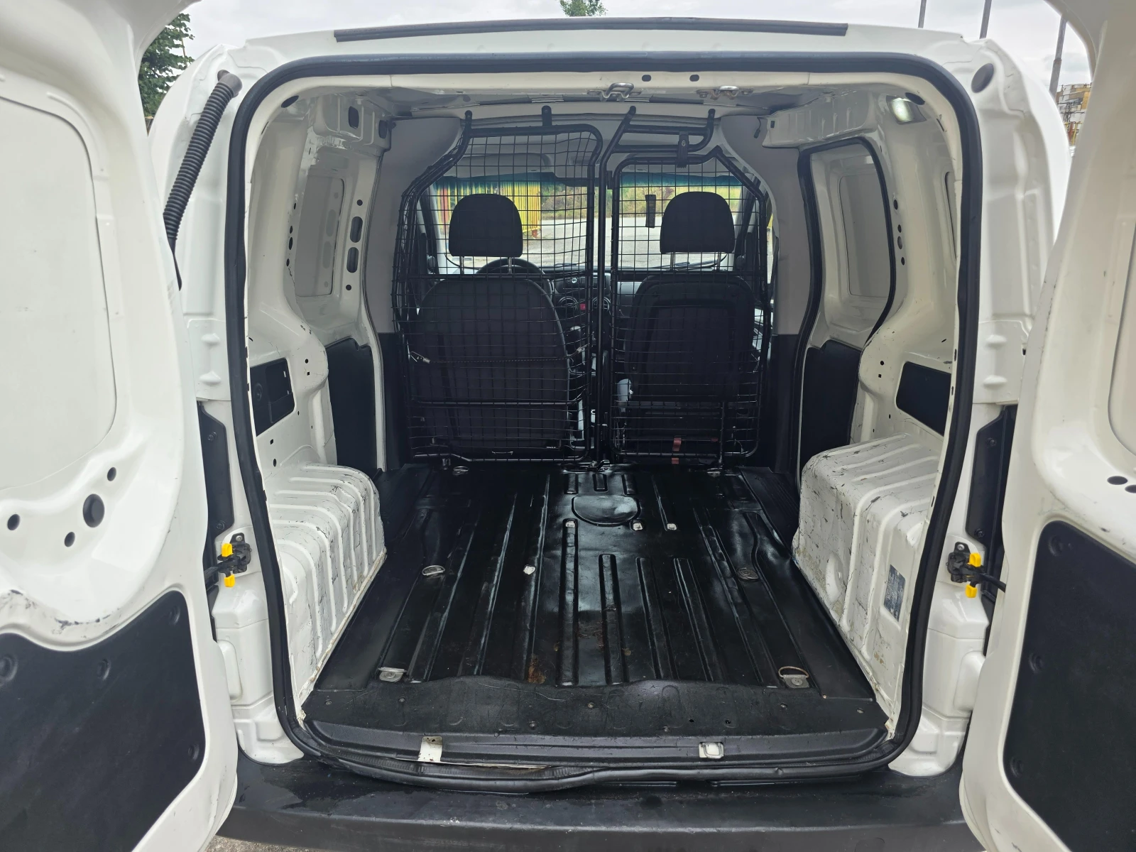 Peugeot Bipper 1.3 JTD KLIMA TOP, снимка 11 - Автомобили и джипове - 55137783