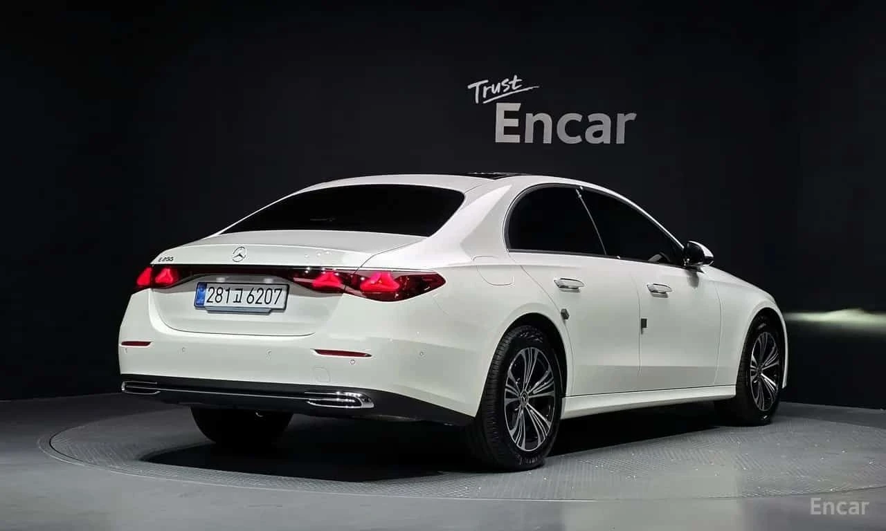 Mercedes-Benz E 200  Avantgarde /  ОБДУХВАНЕ / 360 / DISTRONIC / AMB, снимка 2 - Автомобили и джипове - 55586709