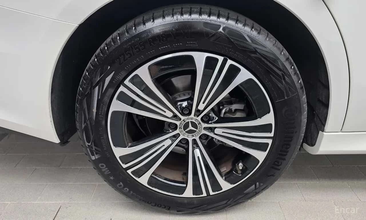 Mercedes-Benz E 200  Avantgarde /  ОБДУХВАНЕ / 360 / DISTRONIC / AMB, снимка 5 - Автомобили и джипове - 55586709