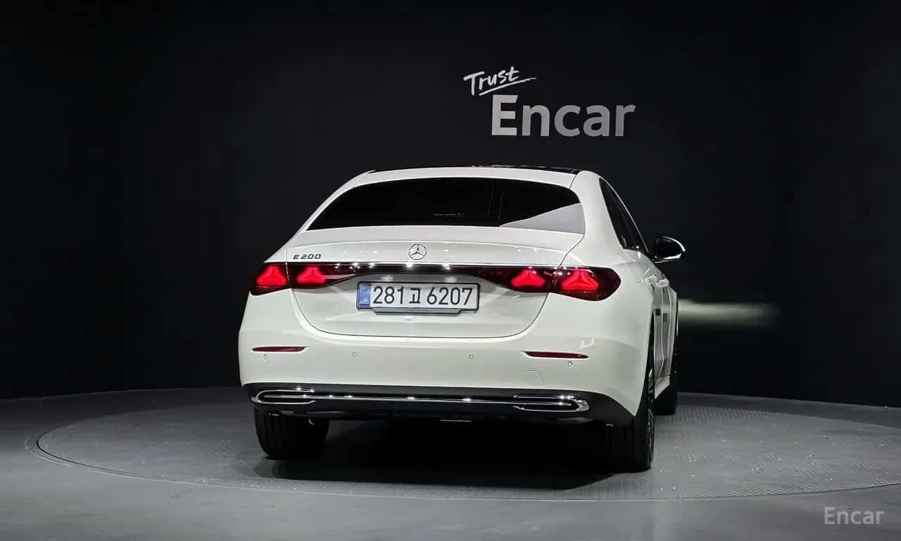 Mercedes-Benz E 200  Avantgarde /  ОБДУХВАНЕ / 360 / DISTRONIC / AMB, снимка 4 - Автомобили и джипове - 55586709