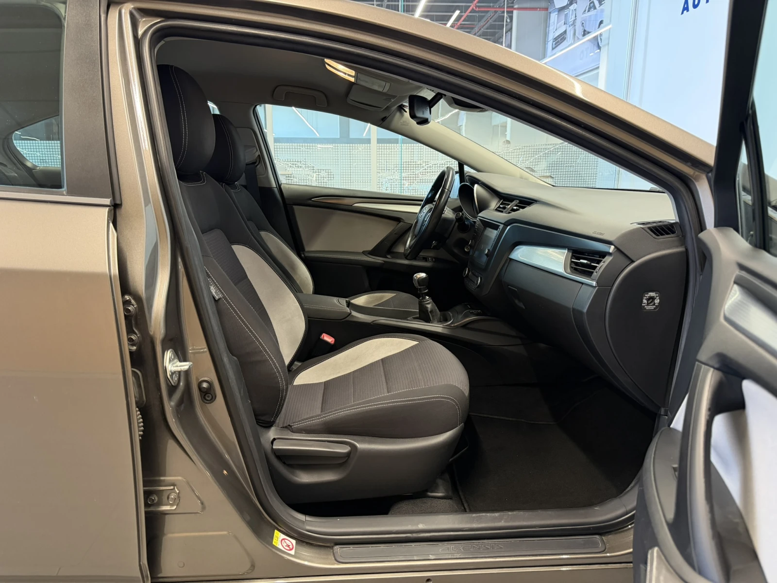 Toyota Avensis EXECUTIVE | Mobile.bg � ����������� 16