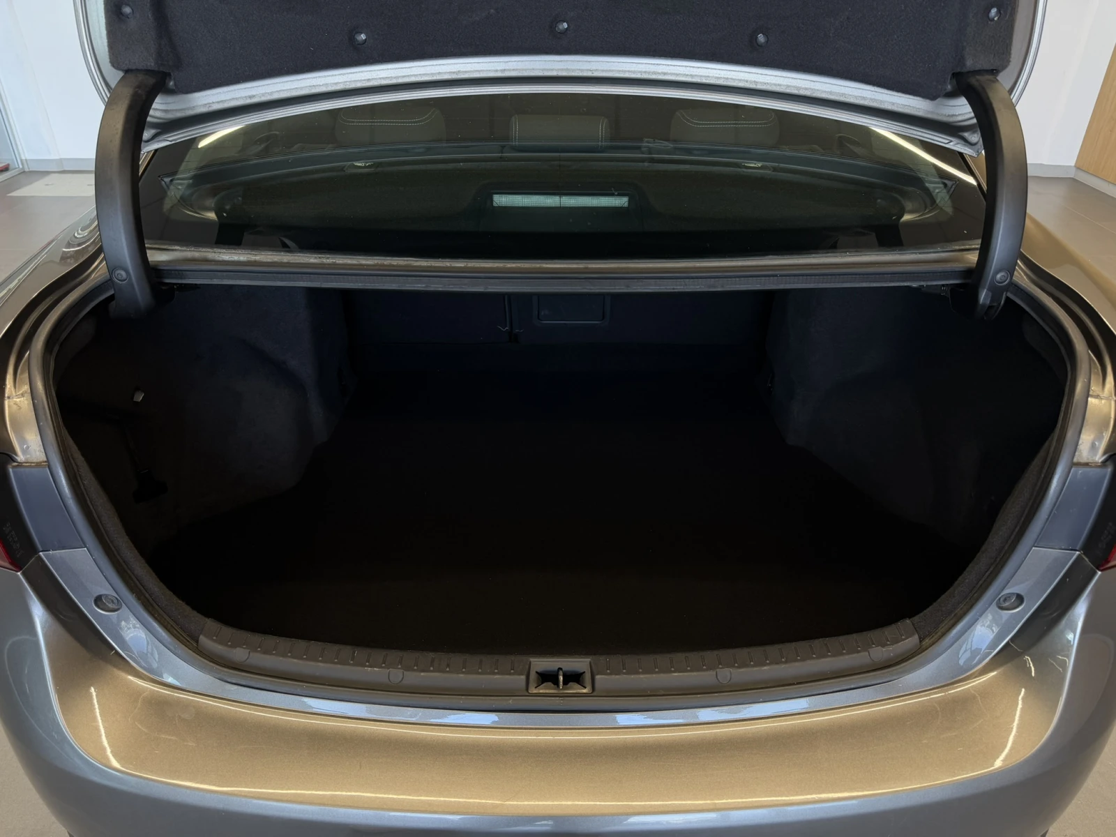 Toyota Avensis EXECUTIVE | Mobile.bg � ����������� 17