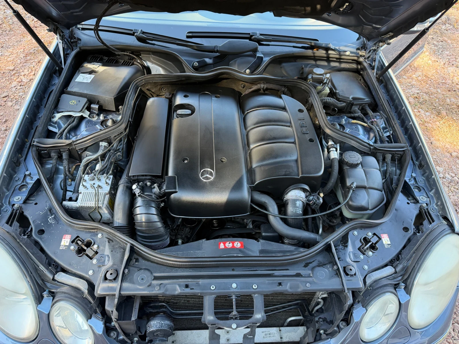 Mercedes-Benz E 220, снимка 8 - Автомобили и джипове - 56210640
