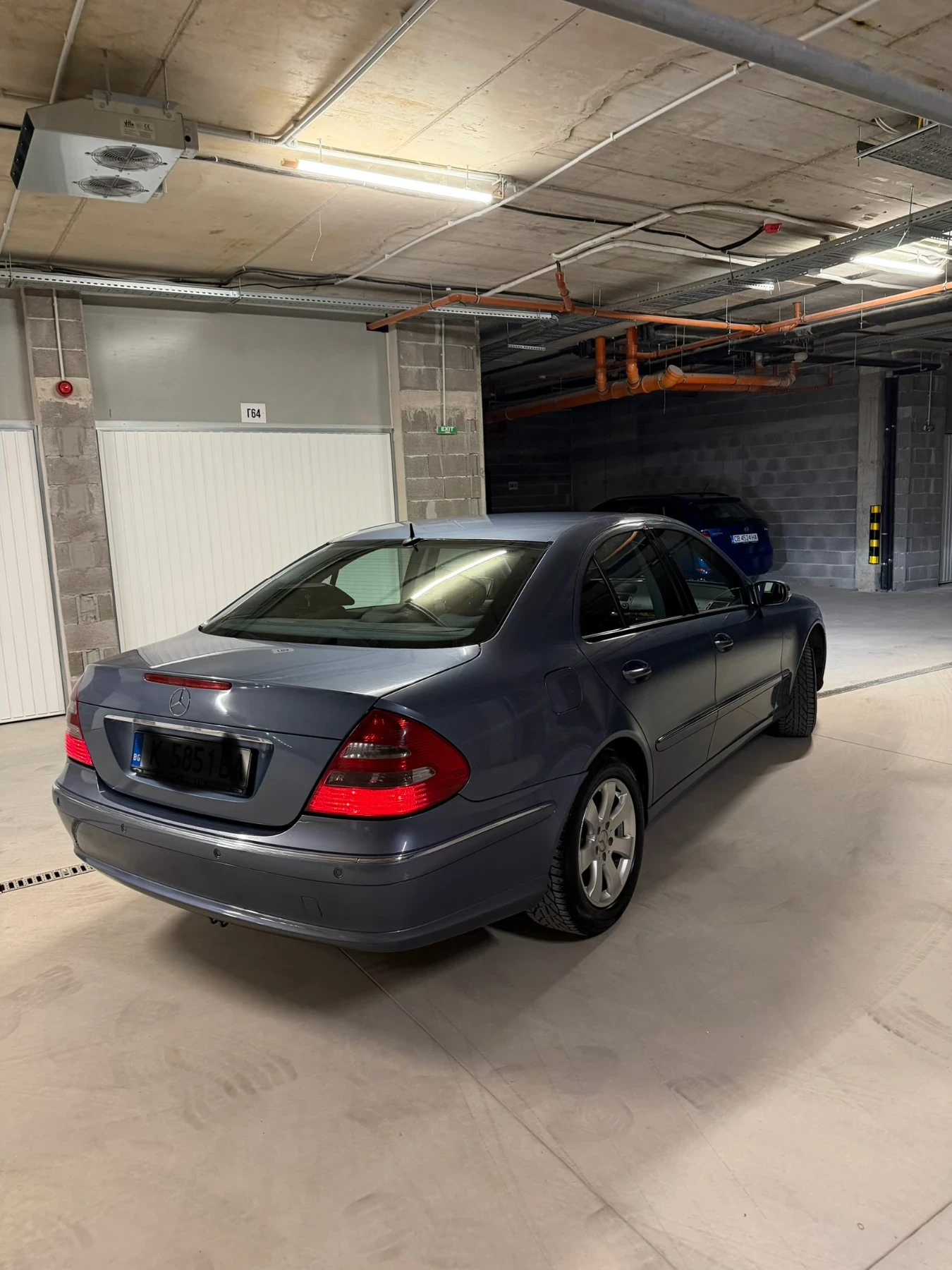 Mercedes-Benz E 220, снимка 4 - Автомобили и джипове - 56210640