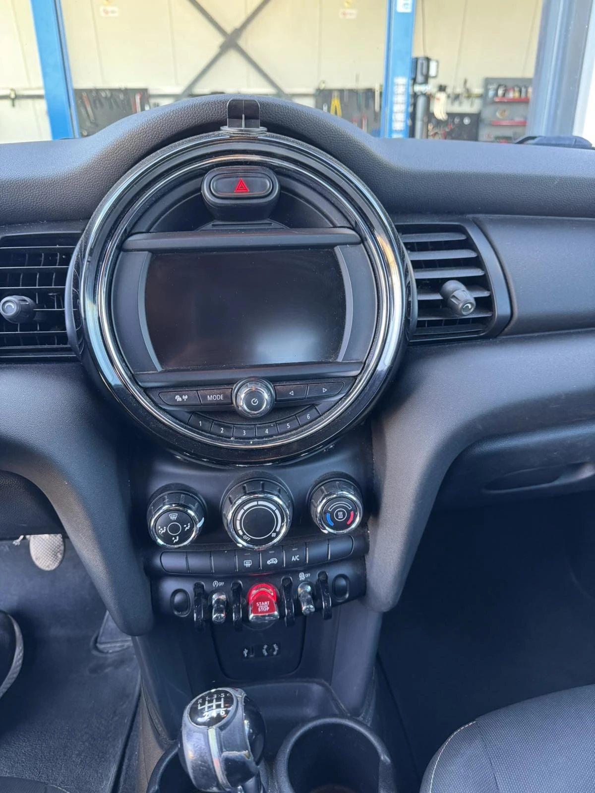 Mini D one ONE D, снимка 9 - Автомобили и джипове - 56409366