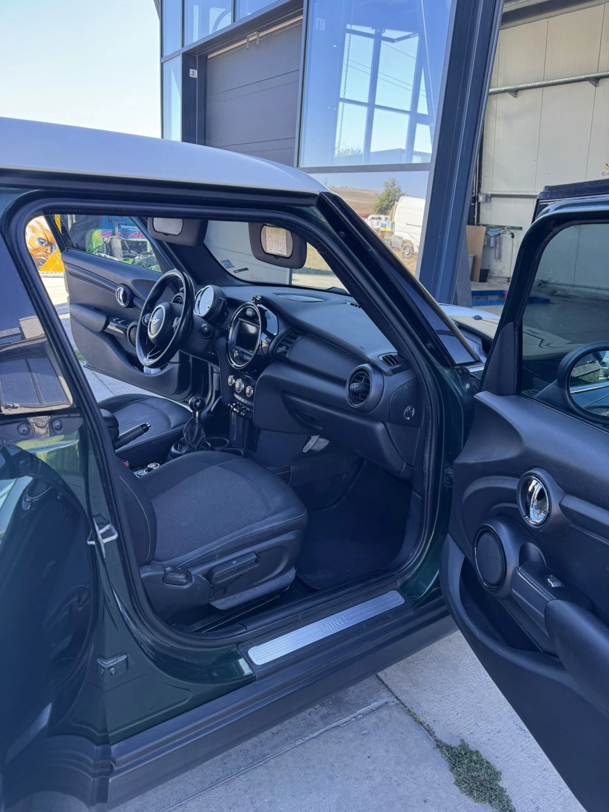 Mini D one ONE D, снимка 13 - Автомобили и джипове - 56409366