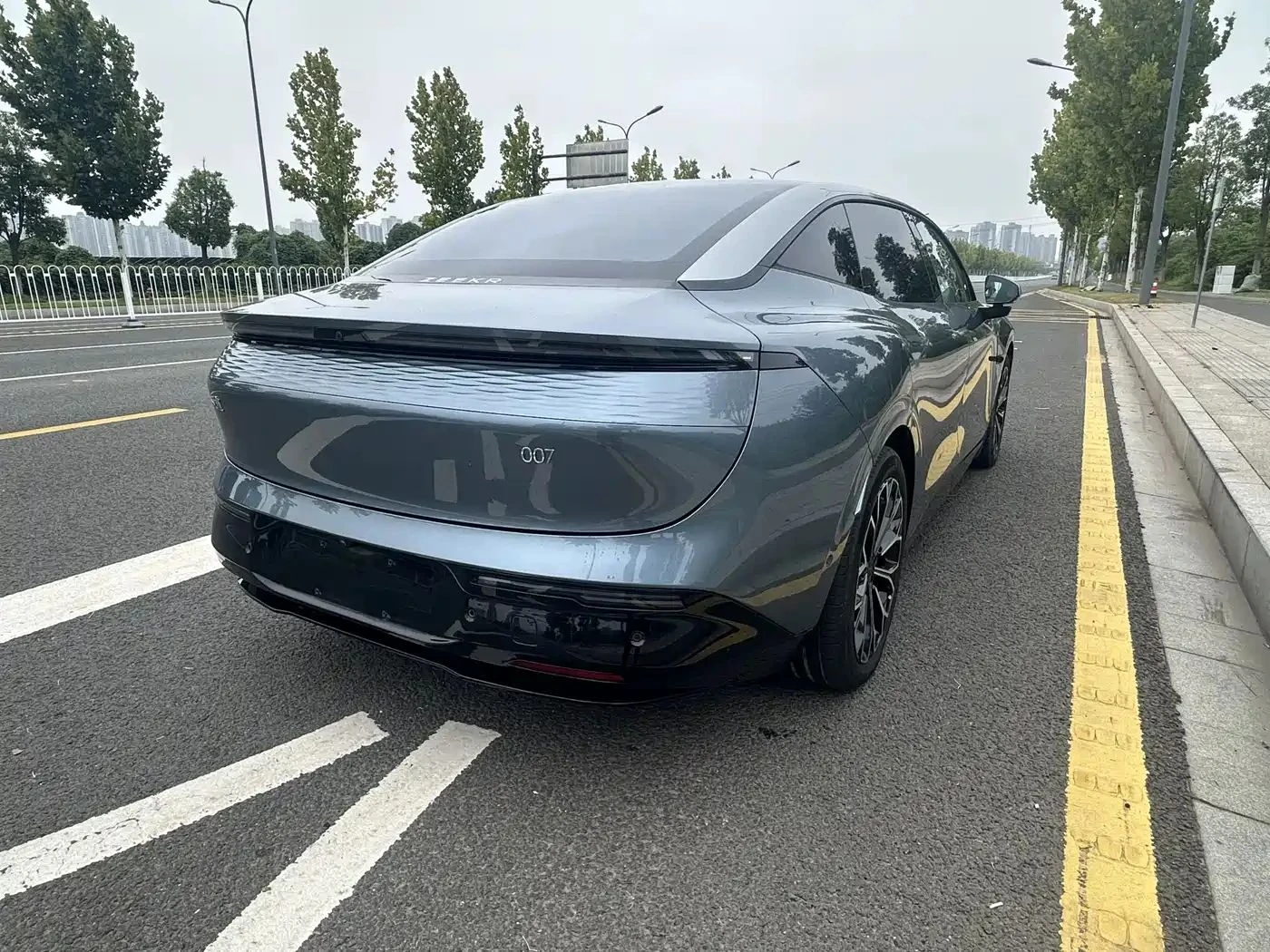 Zeekr 7X, снимка 2 - Автомобили и джипове - 56687160