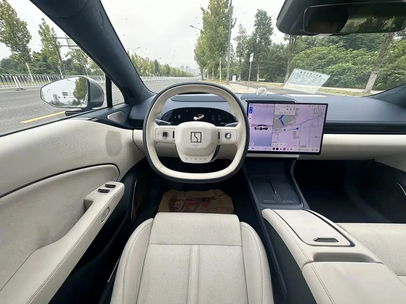 Zeekr 7X, снимка 9 - Автомобили и джипове - 56687160