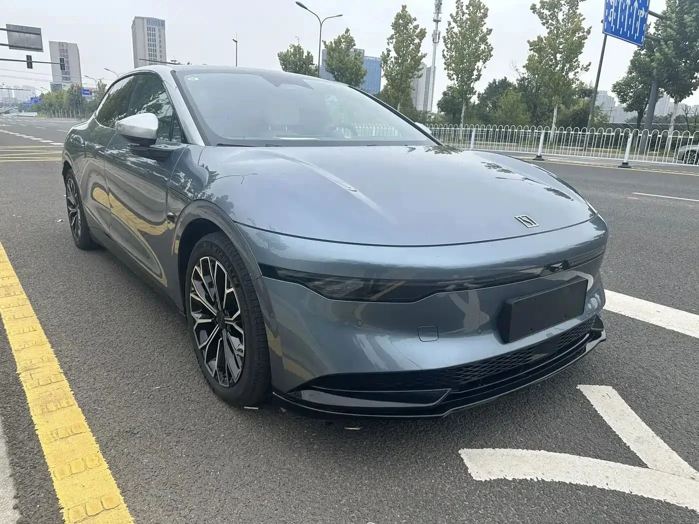 Zeekr 7X, снимка 3 - Автомобили и джипове - 56687160