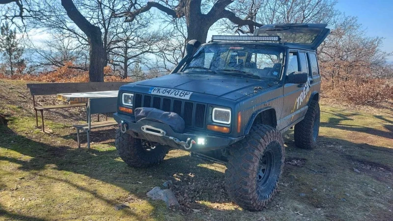 Jeep Cherokee Перфектен, снимка 16 - Автомобили и джипове - 47663197