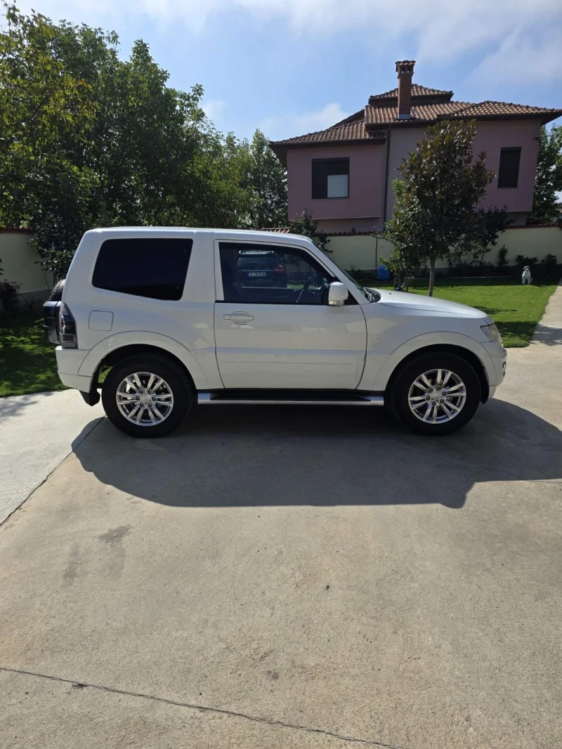 Mitsubishi Pajero 3.2 DI-D, снимка 3 - Автомобили и джипове - 47297357