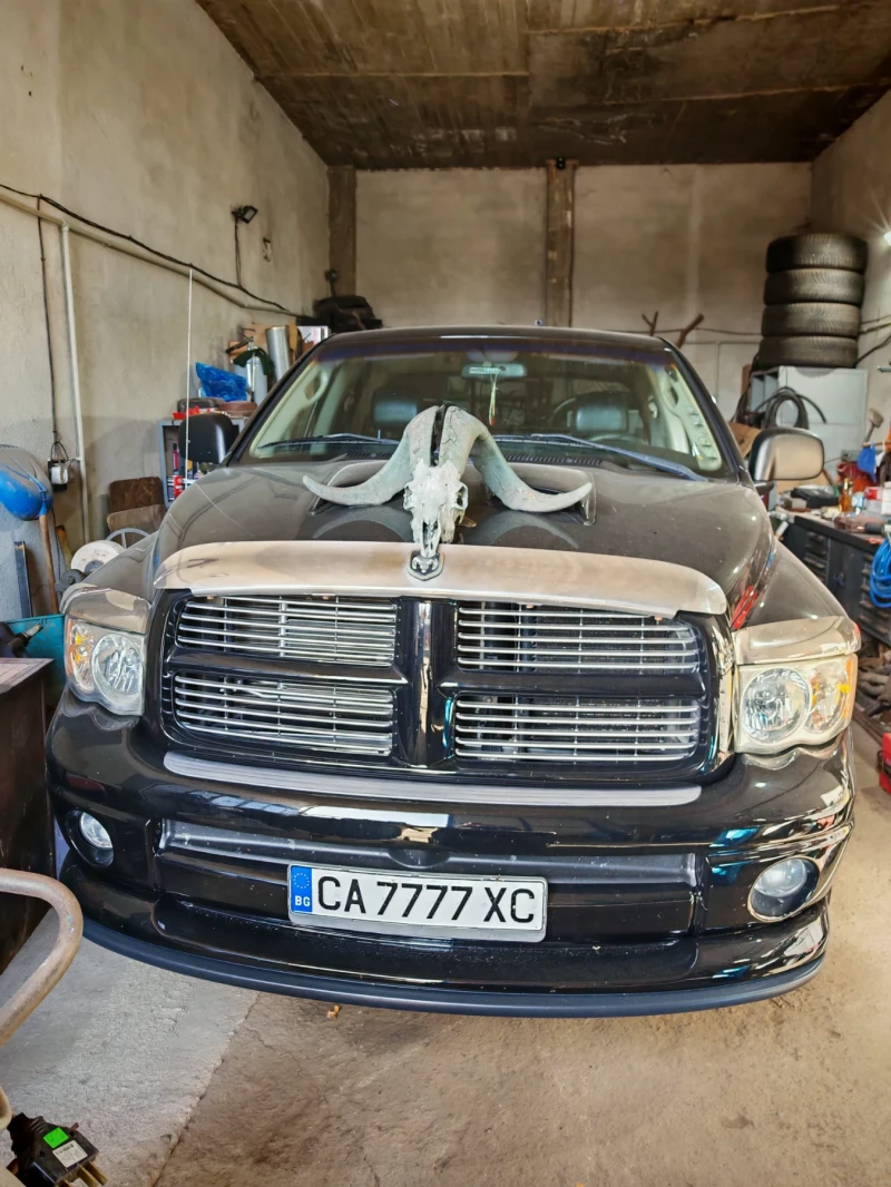 Dodge RAM 1500, снимка 1 - Автомобили и джипове - 47780095