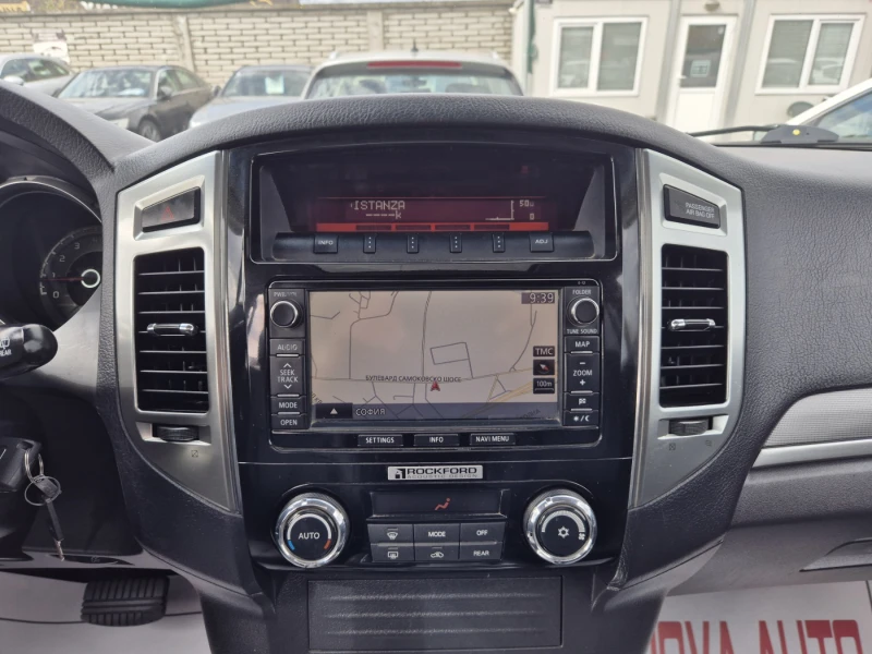Mitsubishi Pajero 3.2D-FACE LIFT-7 МЕСТА-AUTOMATIC, снимка 9 - Автомобили и джипове - 49943949