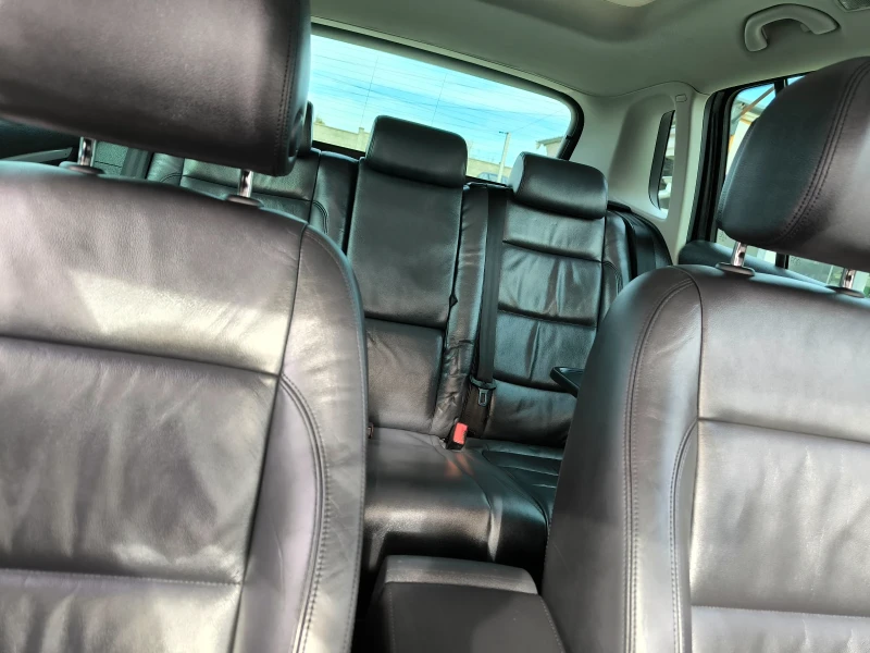 VW Tiguan 2.0T  EXZEKUTIV- LUX- SWISS, снимка 10 - Автомобили и джипове - 52539576