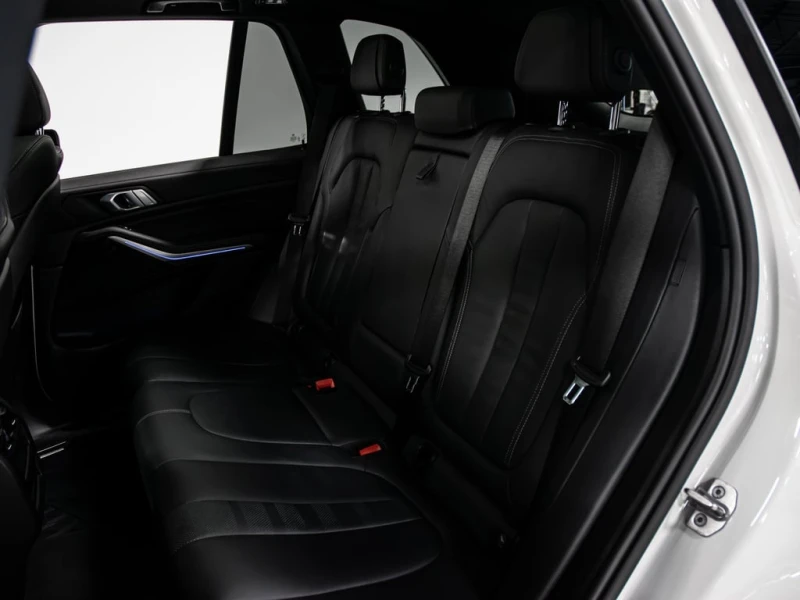 BMW X5 * xDrive40i BLIND SPOTS MAVI LOW KM REAR VIEW CAME, снимка 11 - Автомобили и джипове - 52819344
