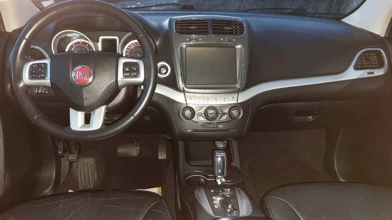 Fiat Freemont Lounge 2.0dMjet 170k.c 4x4 Camera Navi Keyless 7м., снимка 9 - Автомобили и джипове - 53282904