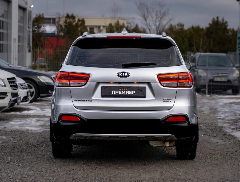 Kia Sorento 2.2-CRDI-4WD-ТОП-РЕАЛНИ КМ!, снимка 5 - Автомобили и джипове - 53365316