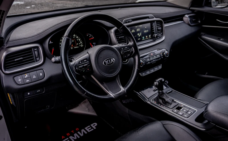 Kia Sorento 2.2-CRDI-4WD-ТОП-РЕАЛНИ КМ!, снимка 8 - Автомобили и джипове - 53365316