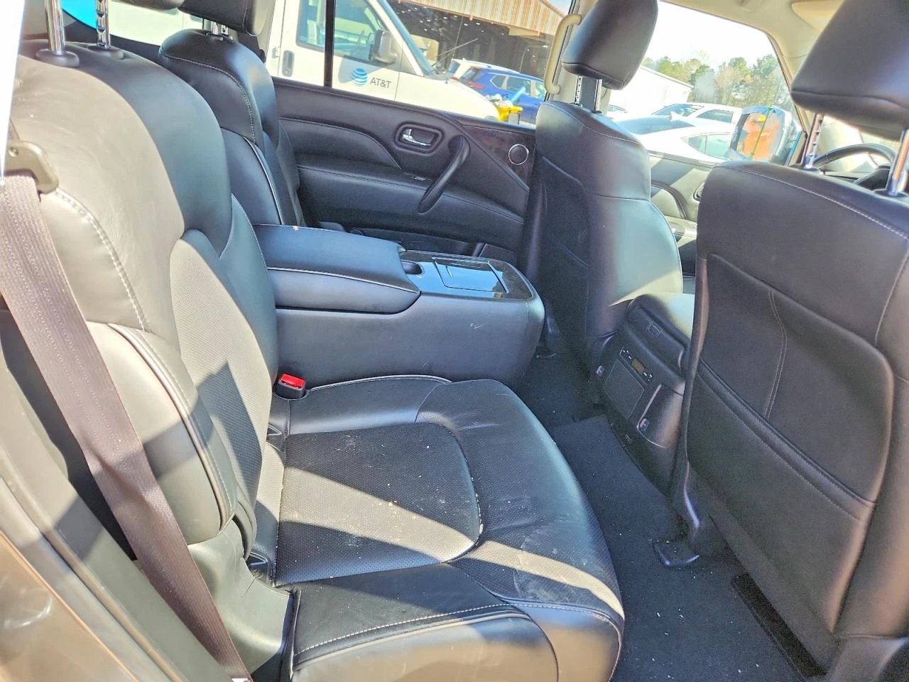 Infiniti QX80 5.6l Luxe, снимка 9 - Автомобили и джипове - 53991641