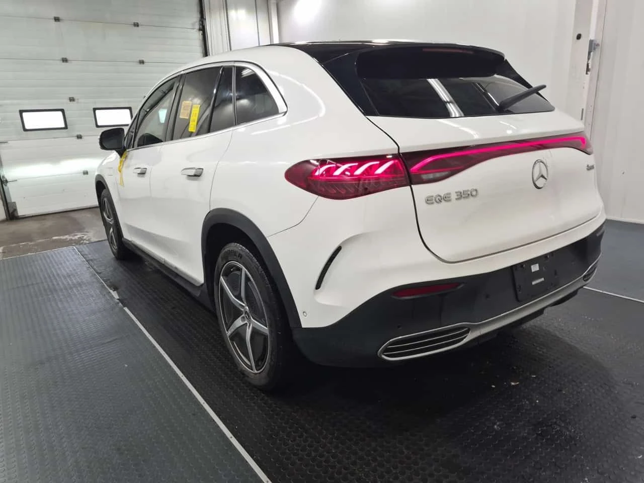Mercedes-Benz EQE 350 4 MATIC / 360 / DISTRONIC / BURMESTER /, снимка 4 - Автомобили и джипове - 54906747
