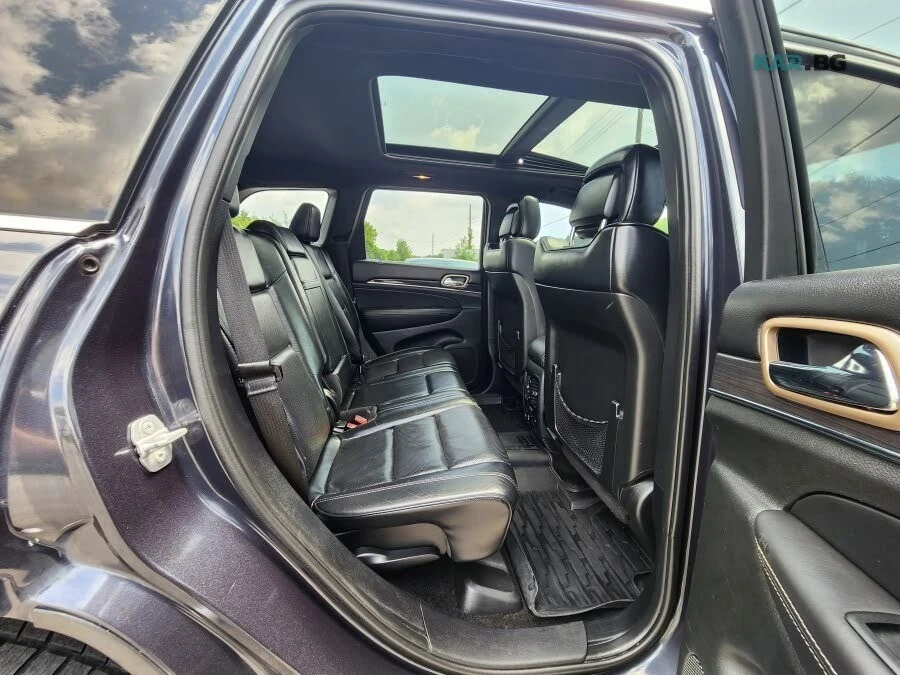 Jeep Grand cherokee Overland* АвтоКредит* (ЦЕНА ДО БГ), снимка 13 - Автомобили и джипове - 55225458