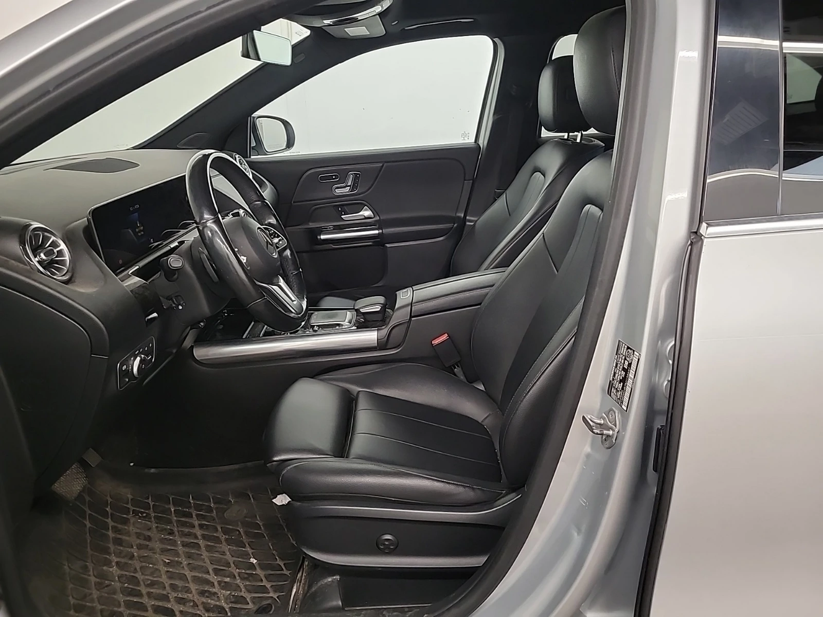 Mercedes-Benz GLA 250, снимка 5 - Автомобили и джипове - 55720570