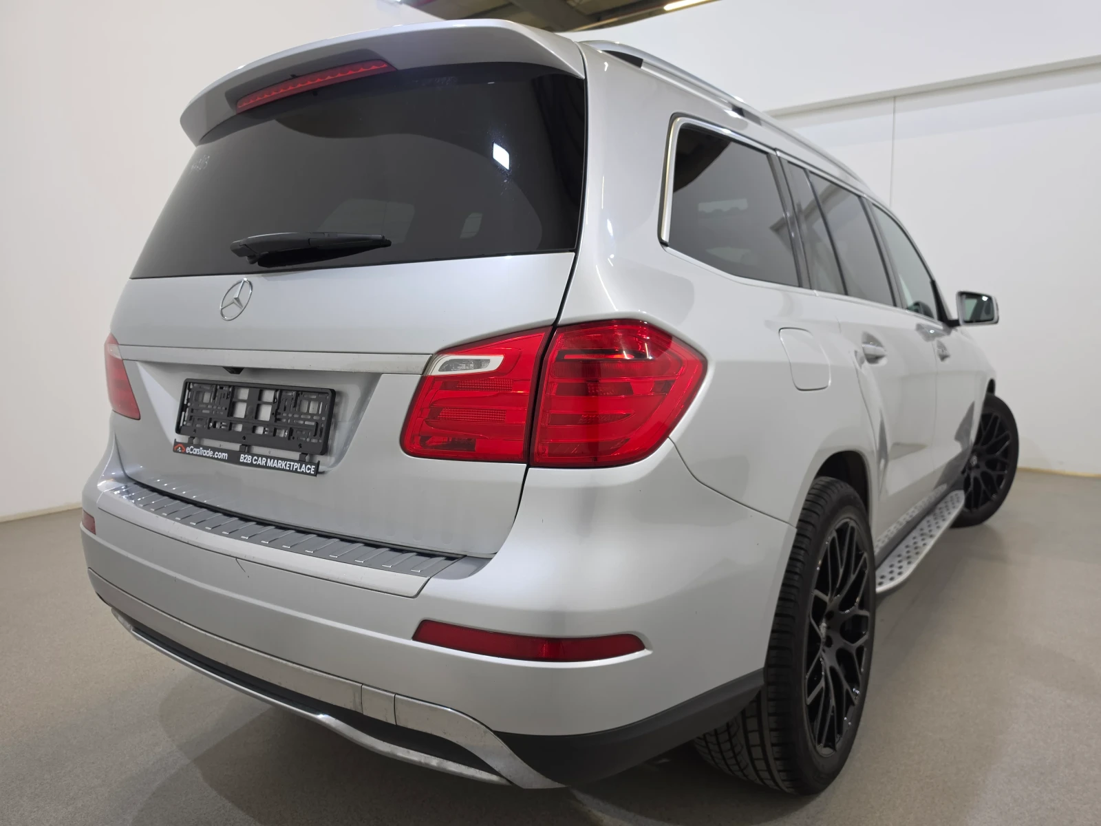 Mercedes-Benz GL 400 4Matic 7 Седалки / Камера / Нави / Ксенон, снимка 5 - Автомобили и джипове - 55725673