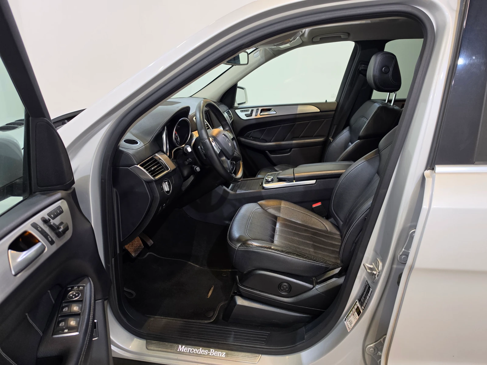Mercedes-Benz GL 400 4Matic 7 Седалки / Камера / Нави / Ксенон, снимка 10 - Автомобили и джипове - 55725673