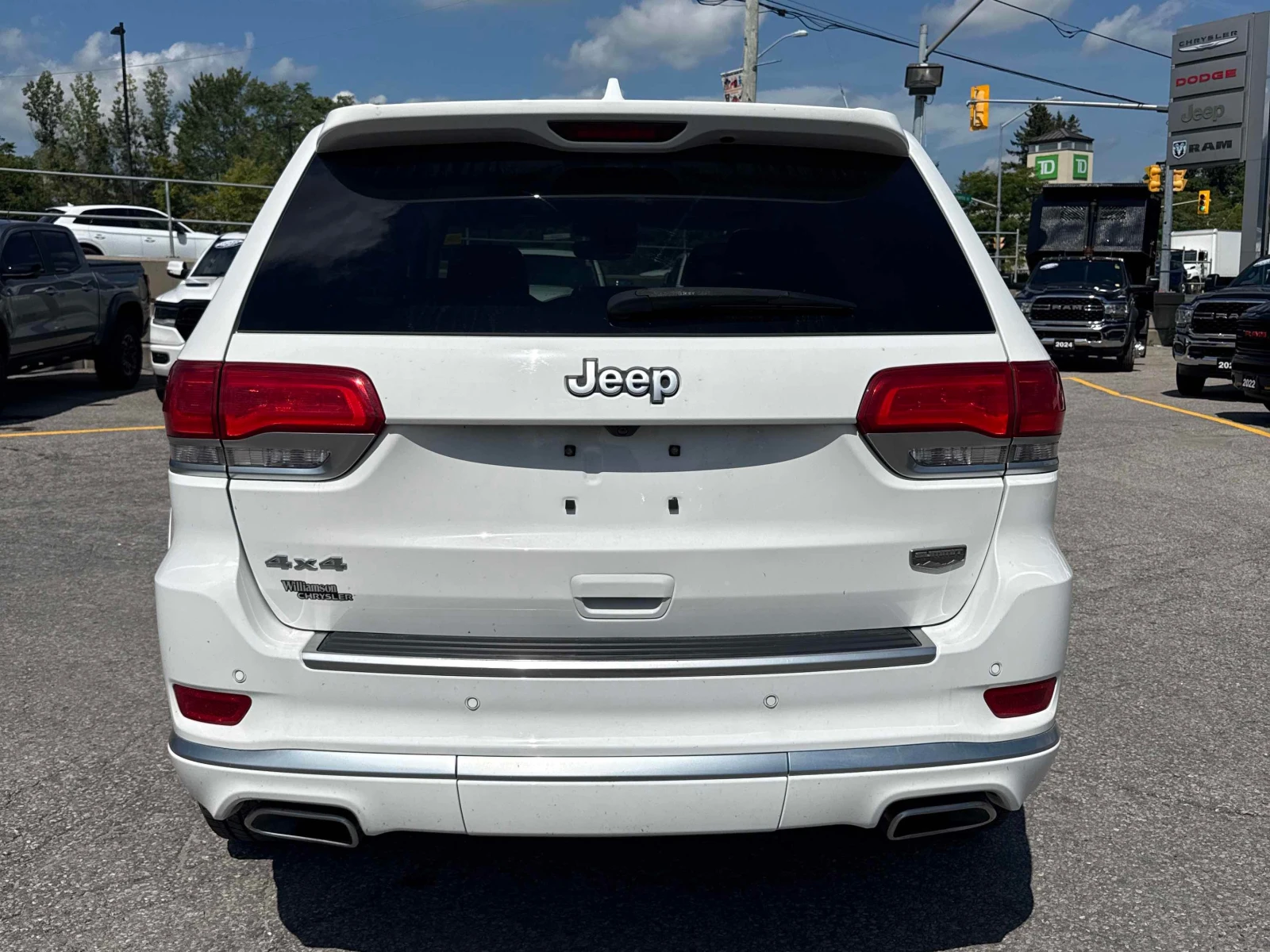 Jeep Grand cherokee  5.7L Summit / ДИСТРОНИК / КОЖА / ПАНОРАМА , снимка 5 - Автомобили и джипове - 55832697