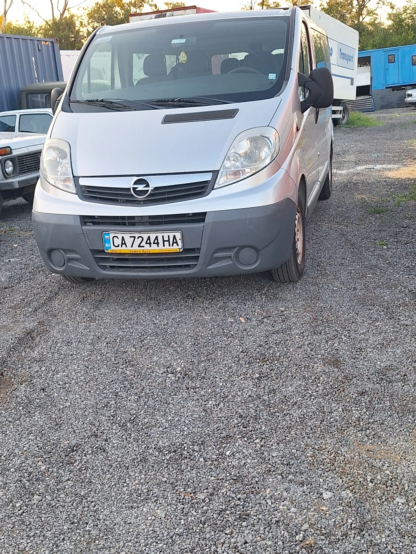 Opel Vivaro Пътнически 8 + 1