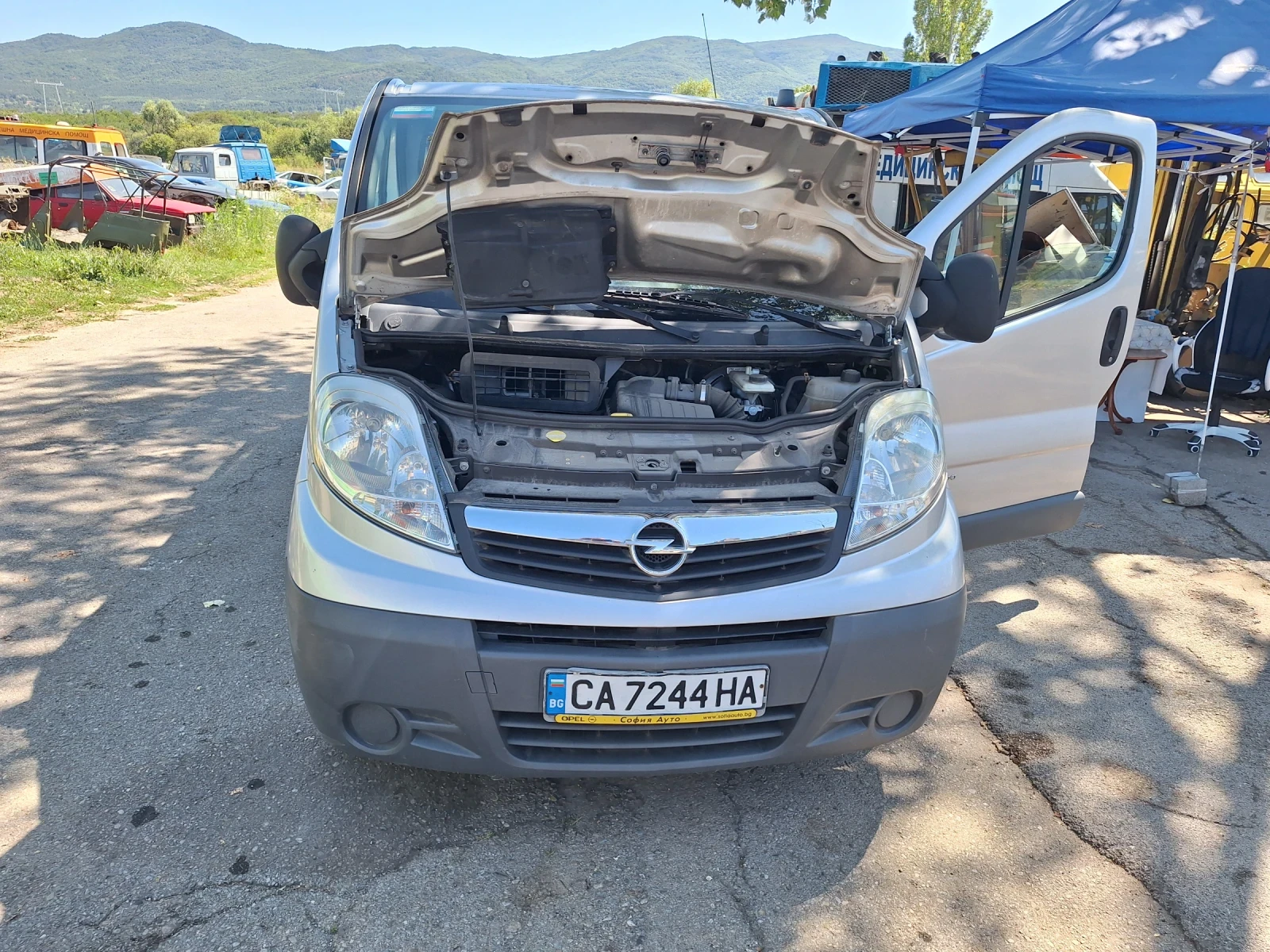 Opel Vivaro Пътнически 8 + 1, снимка 9 - Бусове и автобуси - 55581961