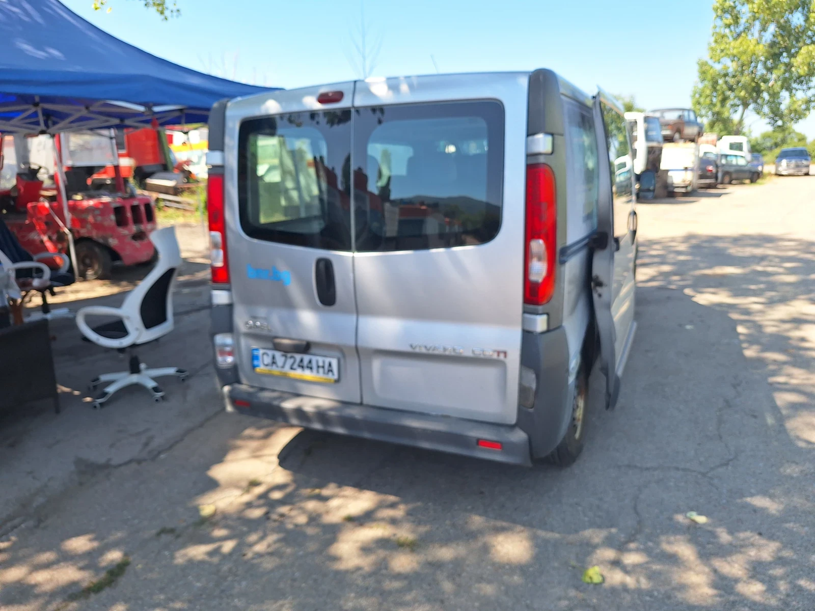 Opel Vivaro Пътнически 8 + 1, снимка 3 - Бусове и автобуси - 55581961