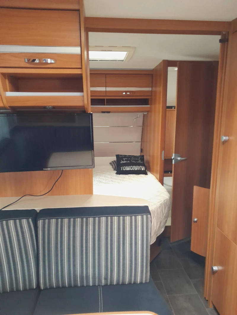 Каравана Dethleffs Nomad SNOW, снимка 11 - Каравани и кемпери - 52615474