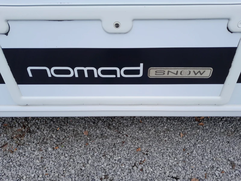 Каравана Dethleffs Nomad SNOW, снимка 5 - Каравани и кемпери - 52615474